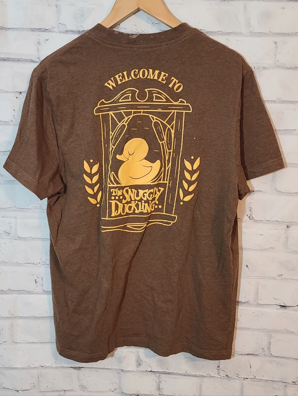 Disney Tangled Snuggly Duckling Brown Graphic Logo Tee Shirt Large
